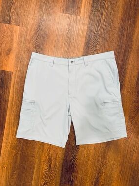 Callaway Men’s Golf Shorts Light Gray Size 40 Multipocketed Dress Shorts